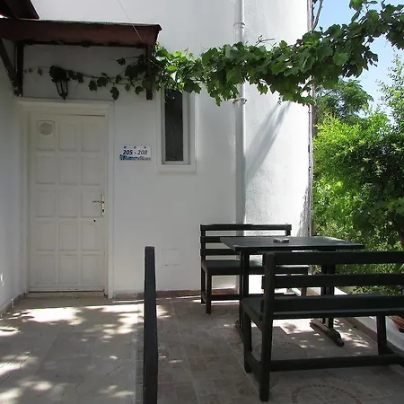 Seaside Hotel 2*
